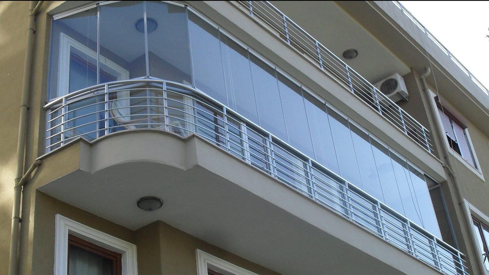 cam balkon modelleri